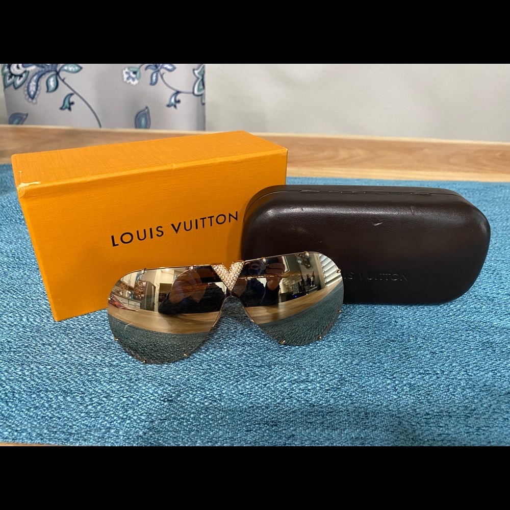 Louis Vuitton Drive Millionaire Aviator Shield Gold Sunglasses